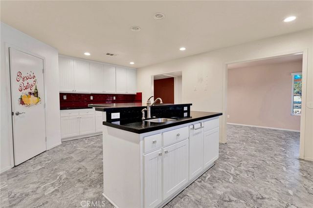 18663 Mojave Street, Hesperia, CA 92345
