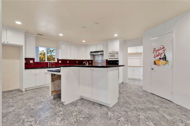 18663 Mojave Street, Hesperia, CA 92345