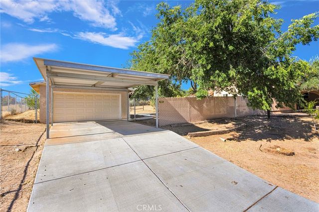 18663 Mojave Street, Hesperia, CA 92345
