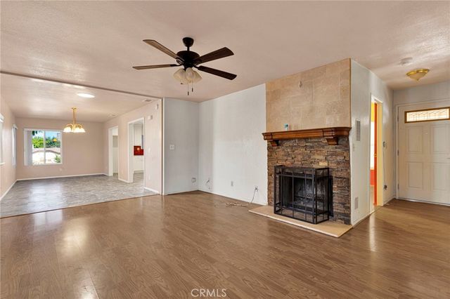 18663 Mojave Street, Hesperia, CA 92345