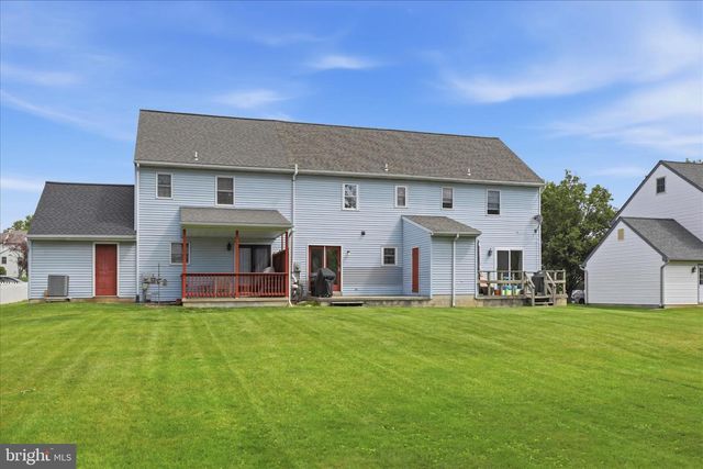 436 DEERFIELD DR, Mount Joy, PA 17552