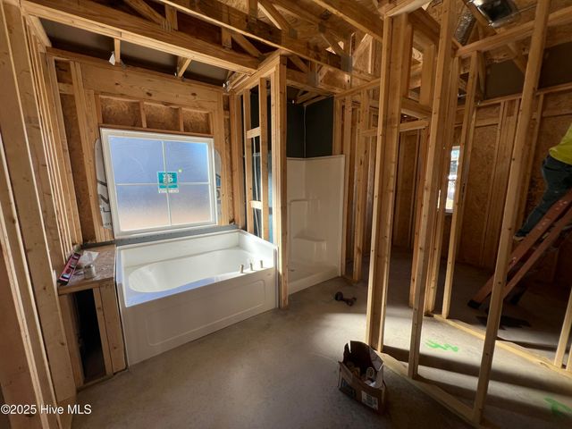 404 Creeks Edge Drive, Pikeville, NC 27863