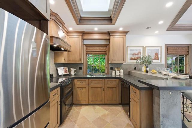 12681 Miraloma Way, Los Altos Hills, CA 94024