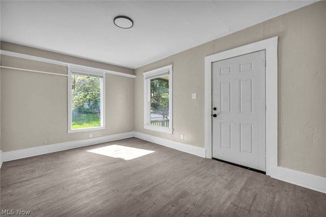357 N Adams Street, Akron, OH 44304