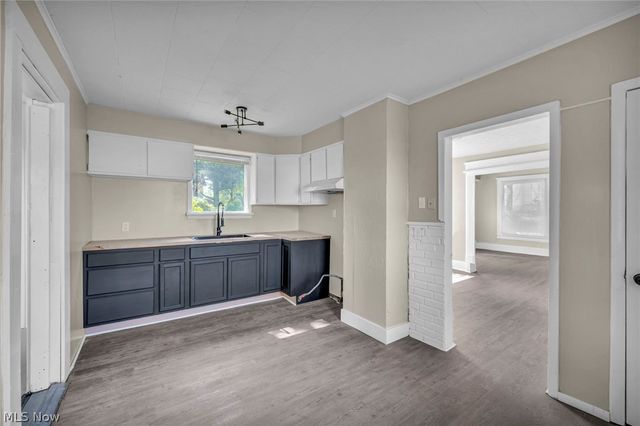 357 N Adams Street, Akron, OH 44304