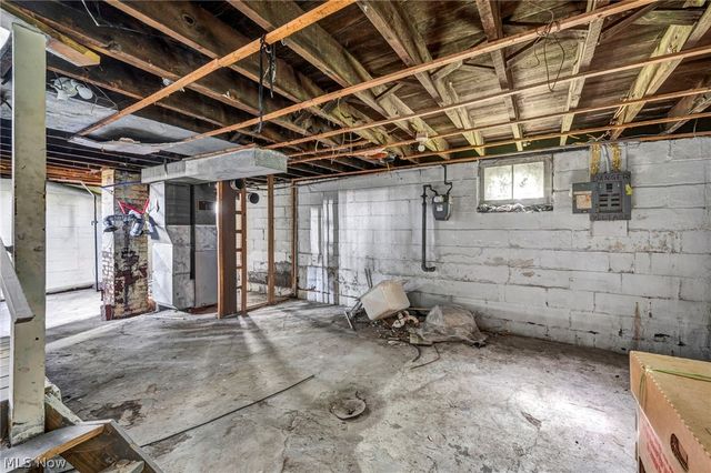 357 N Adams Street, Akron, OH 44304