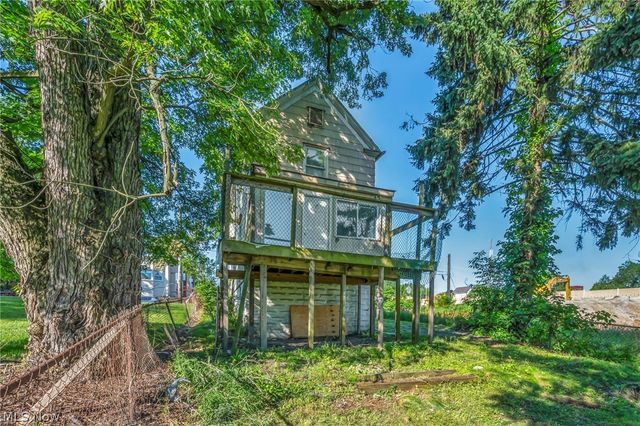 357 N Adams Street, Akron, OH 44304