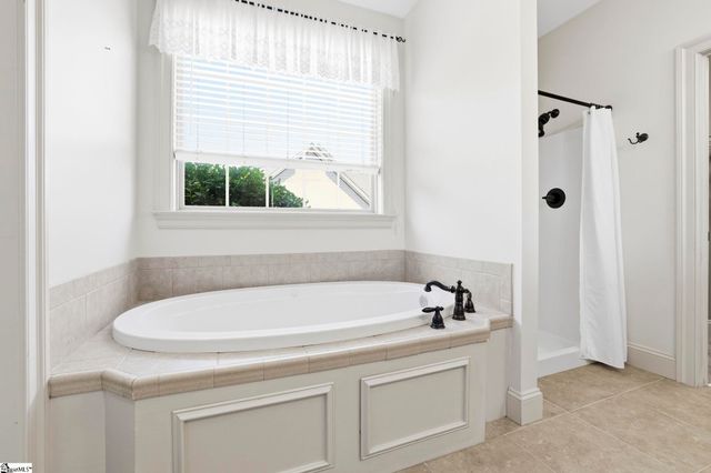 2 Wadsworth Court, Greer, SC 29651