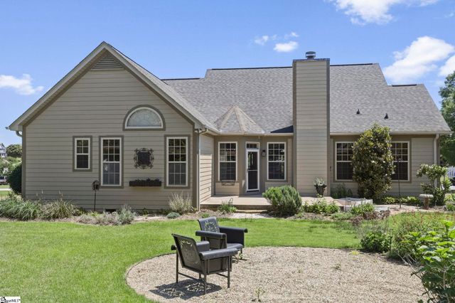 2 Wadsworth Court, Greer, SC 29651