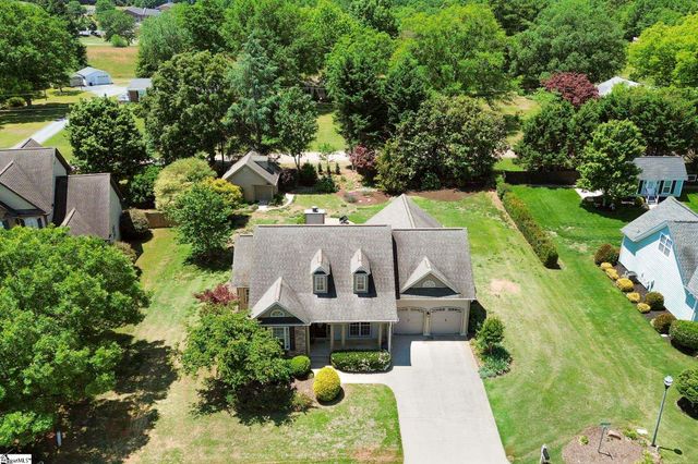 2 Wadsworth Court, Greer, SC 29651