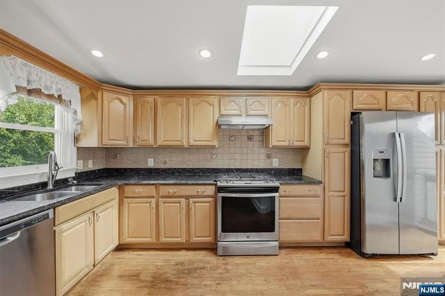 280 Birchwood Road, New Milford, NJ 07646
