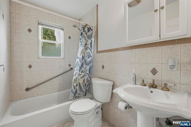 280 Birchwood Road, New Milford, NJ 07646