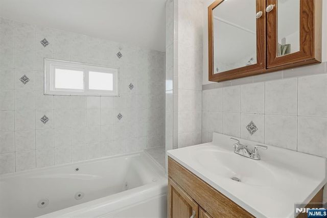 280 Birchwood Road, New Milford, NJ 07646