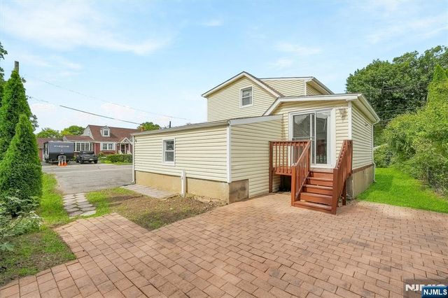 280 Birchwood Road, New Milford, NJ 07646
