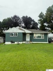 4419 Jaynes Street, Omaha, NE 68111