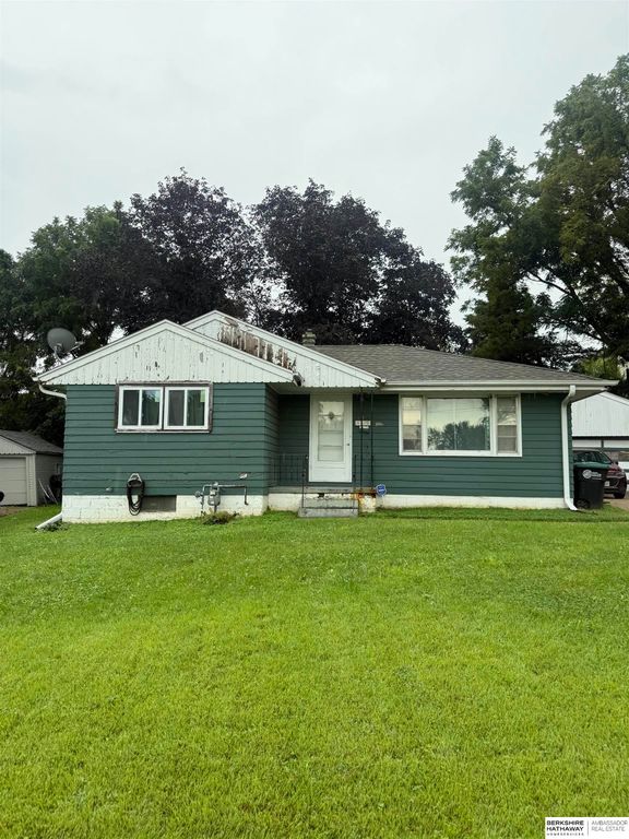 4419 Jaynes Street, Omaha, NE 68111