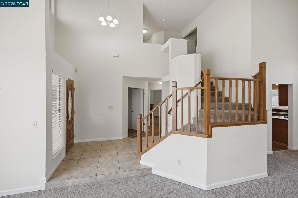Image 13 of property listing at 6033 Lakeview Cir, Fairfield, CA 94534