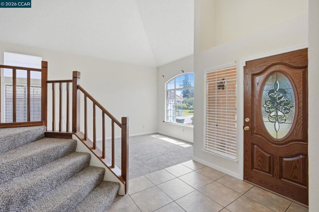 Image 14 of property listing at 6033 Lakeview Cir, Fairfield, CA 94534