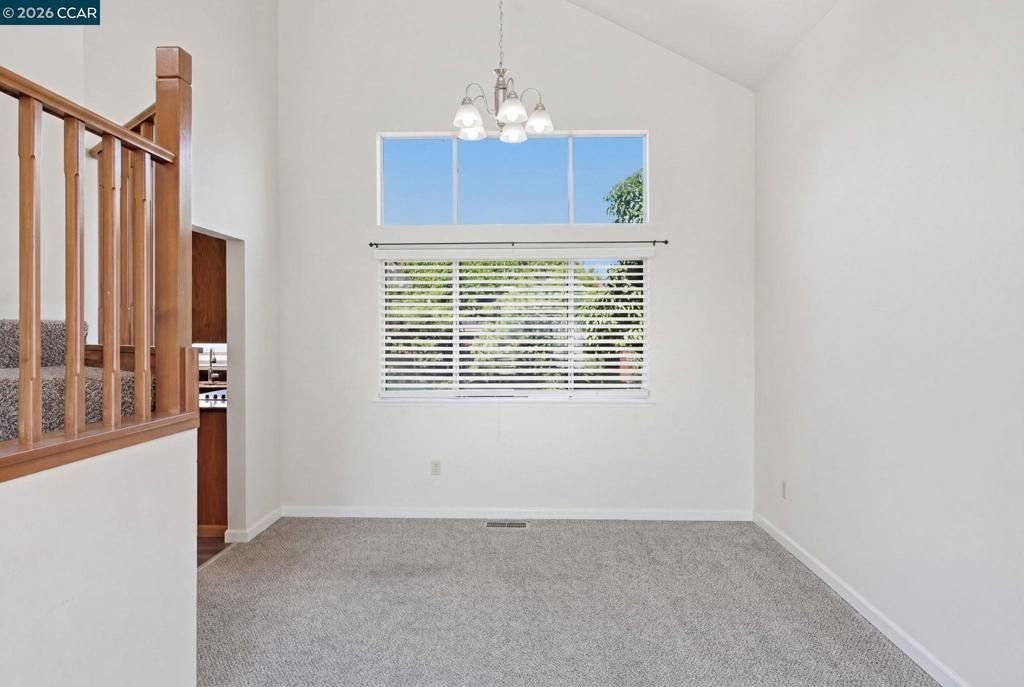 Image 17 of property listing at 6033 Lakeview Cir, Fairfield, CA 94534