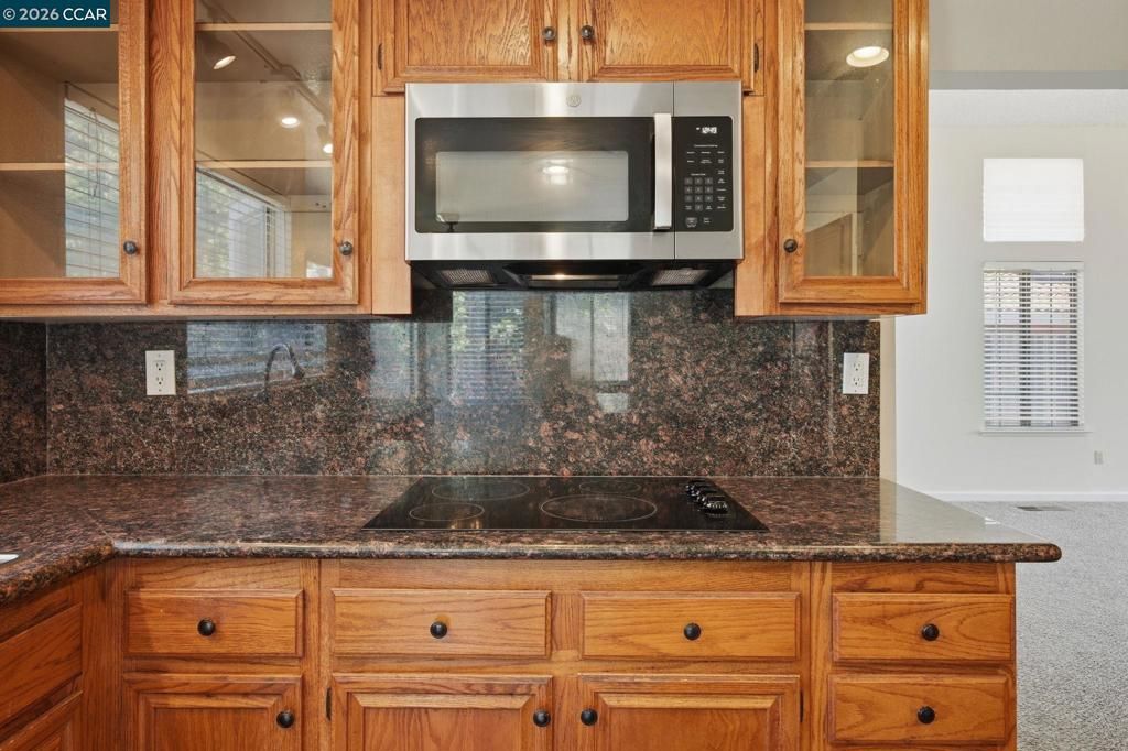Image 25 of property listing at 6033 Lakeview Cir, Fairfield, CA 94534