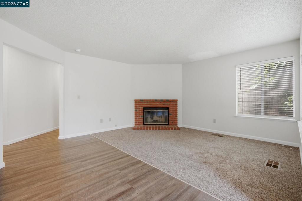 Image 27 of property listing at 6033 Lakeview Cir, Fairfield, CA 94534