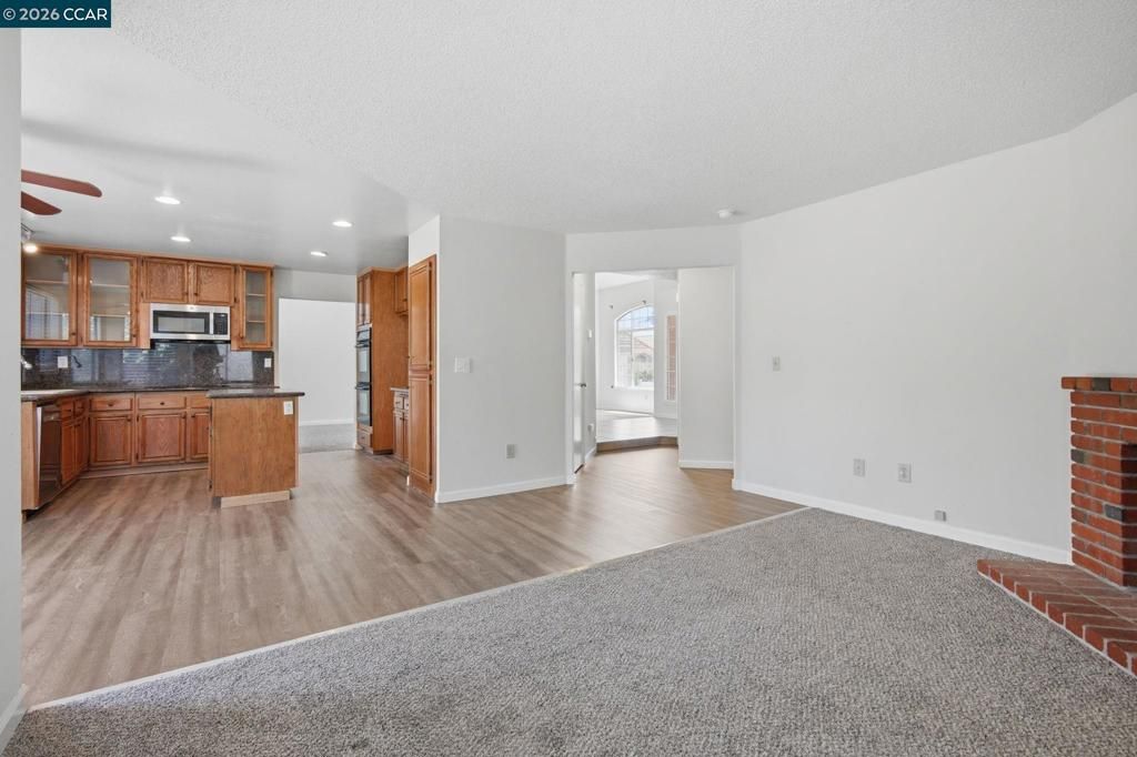 Image 29 of property listing at 6033 Lakeview Cir, Fairfield, CA 94534