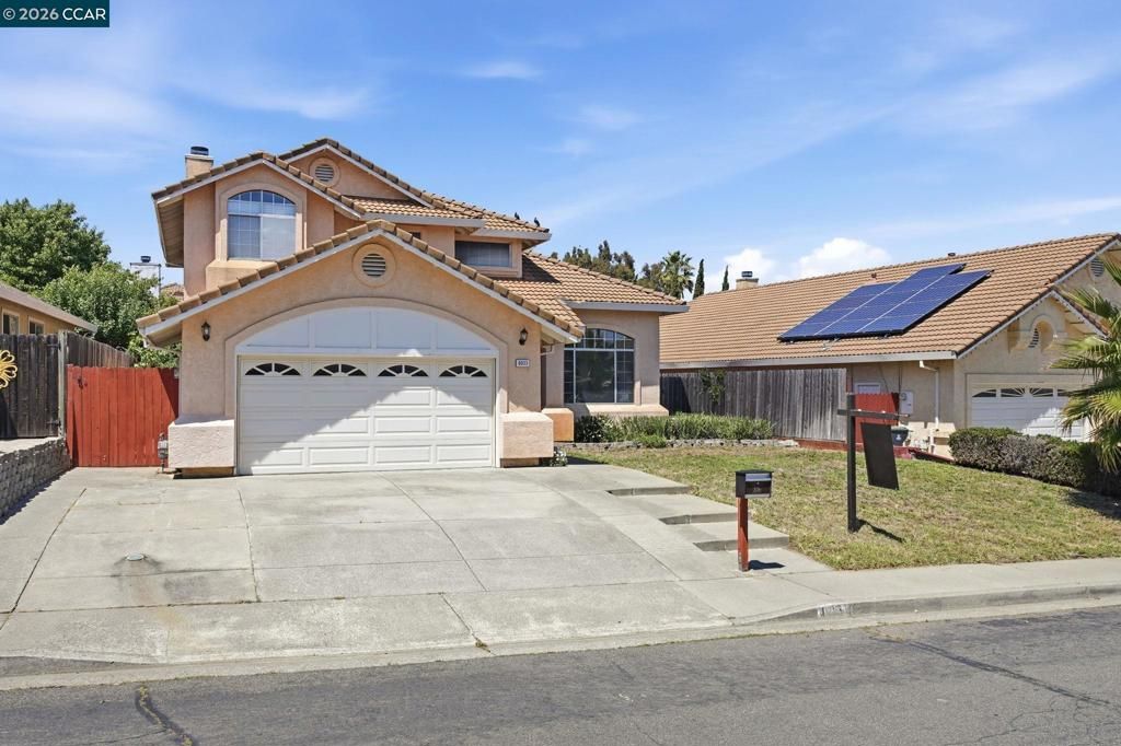 Image 3 of property listing at 6033 Lakeview Cir, Fairfield, CA 94534