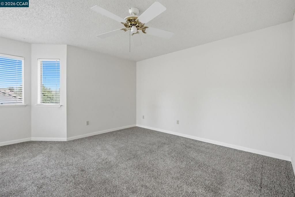 Image 34 of property listing at 6033 Lakeview Cir, Fairfield, CA 94534