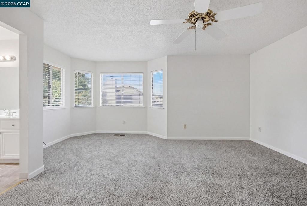Image 35 of property listing at 6033 Lakeview Cir, Fairfield, CA 94534