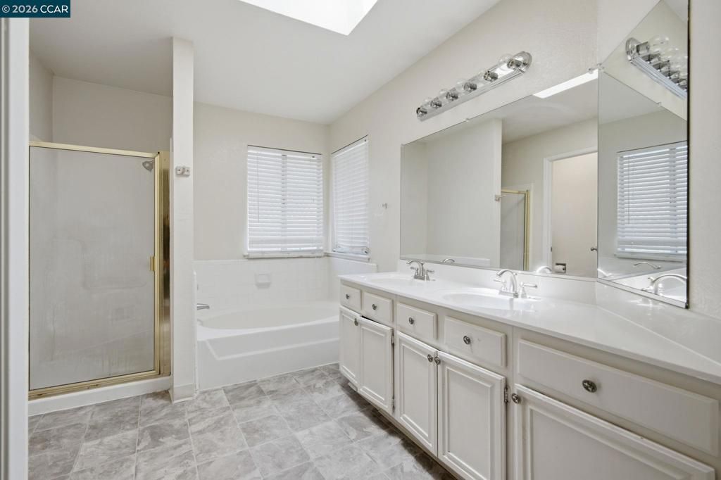 Image 42 of property listing at 6033 Lakeview Cir, Fairfield, CA 94534