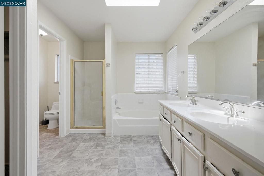Image 44 of property listing at 6033 Lakeview Cir, Fairfield, CA 94534