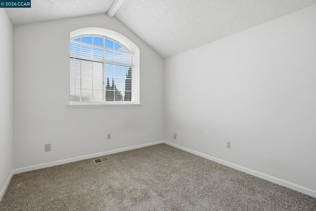 Image 53 of property listing at 6033 Lakeview Cir, Fairfield, CA 94534