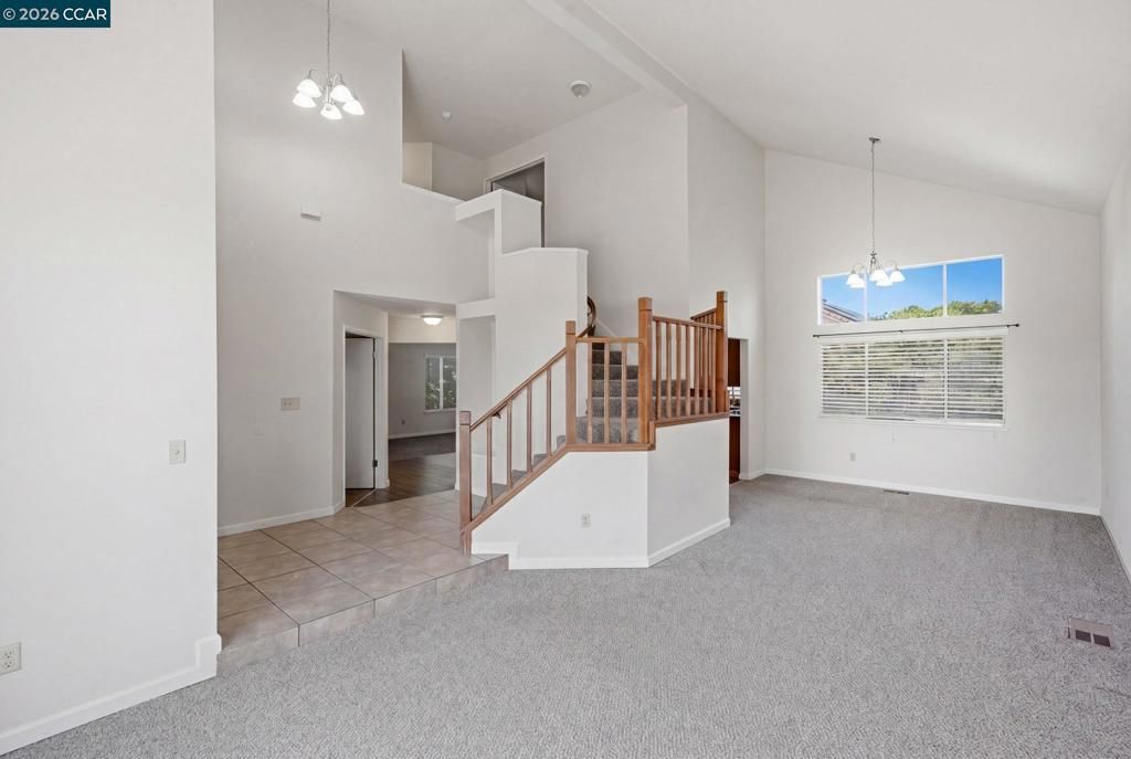Image 6 of property listing at 6033 Lakeview Cir, Fairfield, CA 94534