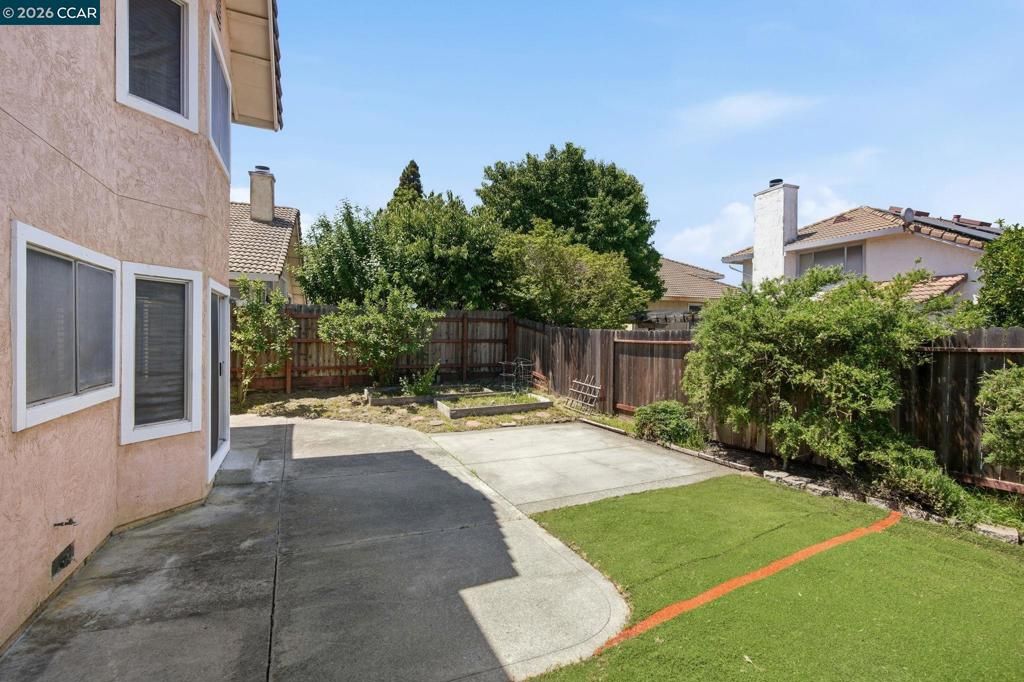 Image 60 of property listing at 6033 Lakeview Cir, Fairfield, CA 94534