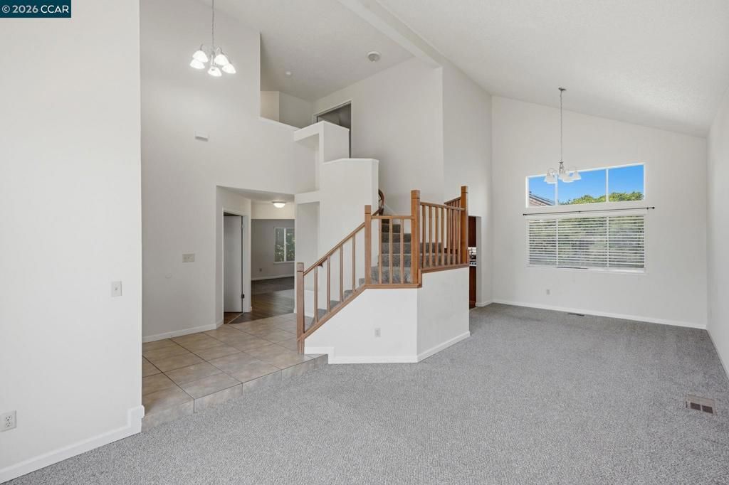 Image 7 of property listing at 6033 Lakeview Cir, Fairfield, CA 94534