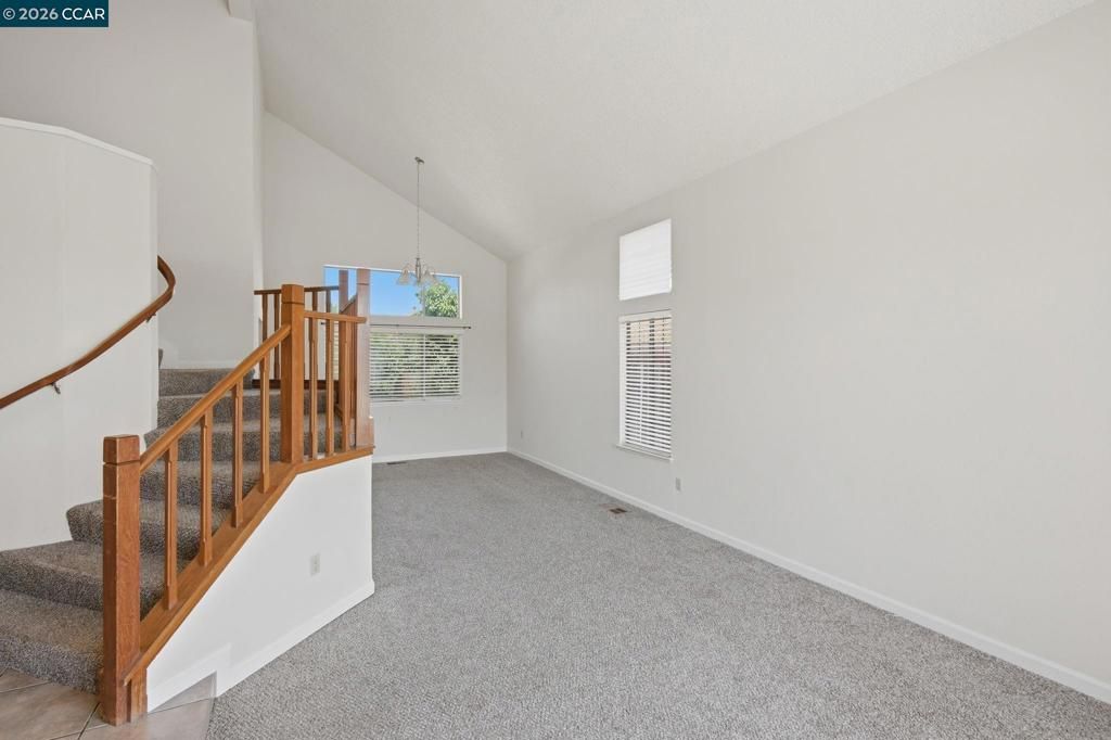 Image 9 of property listing at 6033 Lakeview Cir, Fairfield, CA 94534