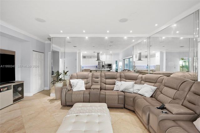 11243 NW 58th Ter 1, Doral, FL 33178