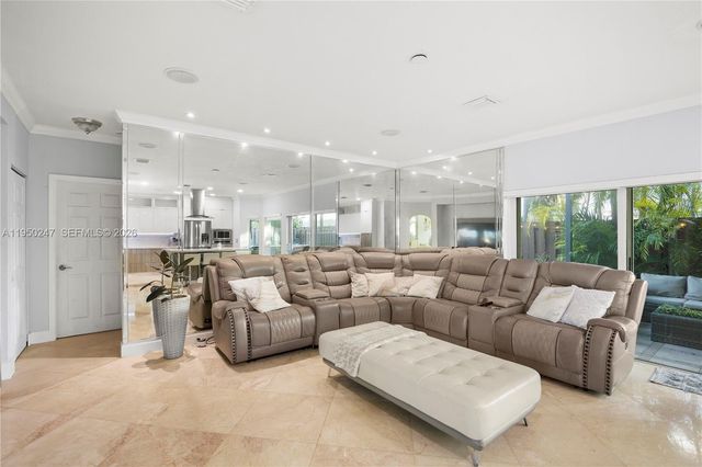 11243 NW 58th Ter 1, Doral, FL 33178