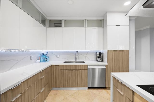 11243 NW 58th Ter 1, Doral, FL 33178