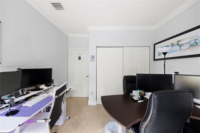 11243 NW 58th Ter 1, Doral, FL 33178