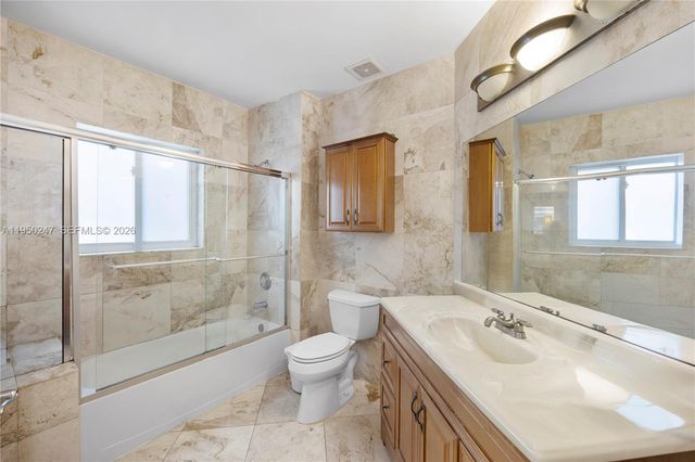 11243 NW 58th Ter 1, Doral, FL 33178