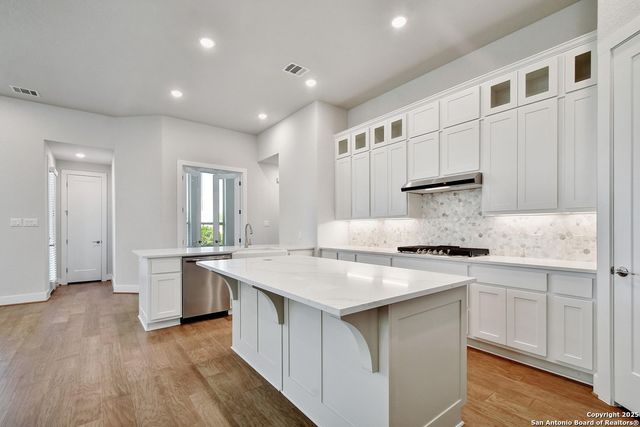 125 Rainwater, Boerne, TX 78006