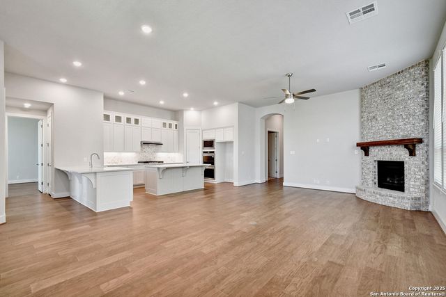 125 Rainwater, Boerne, TX 78006