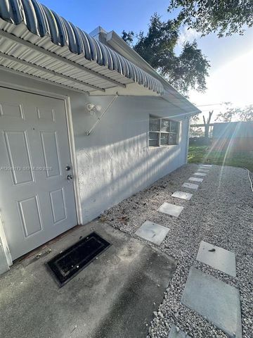 9828 NW 26th Ave, Miami, FL 33147