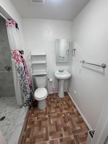 9828 NW 26th Ave, Miami, FL 33147