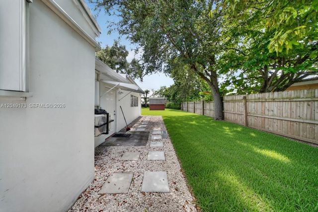 9828 NW 26th Ave, Miami, FL 33147