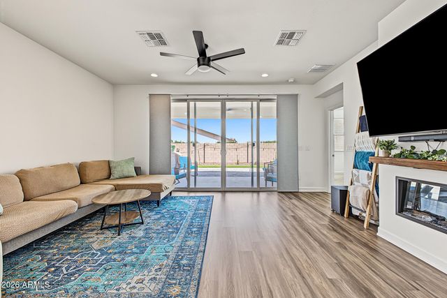 35121 N MAGNETTE Way, San Tan Valley, AZ 85144