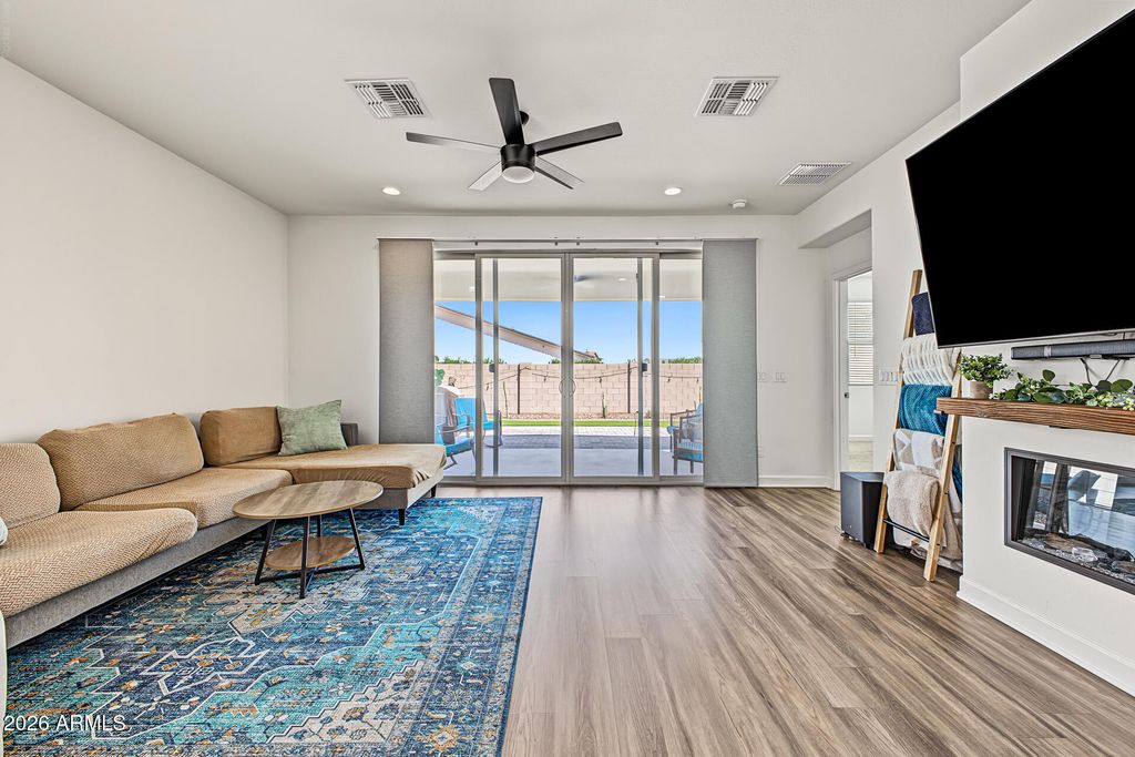 35121 N MAGNETTE Way, San Tan Valley, AZ 85144 — photo 4