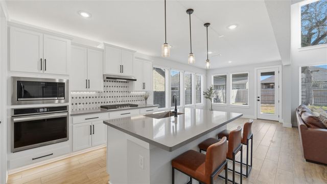 195 Grand Canyon WAY, Kyle, TX 78640