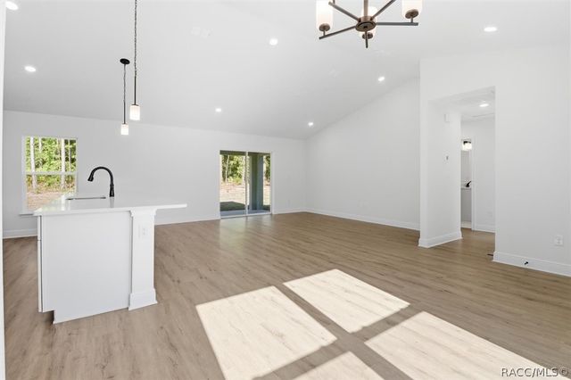 7032 N Foxdale Drive, Dunnellon, FL 34434